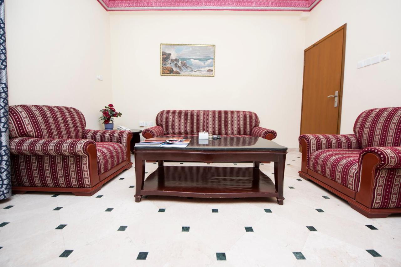 Al Bahjah Hotel Szíb Kültér fotó